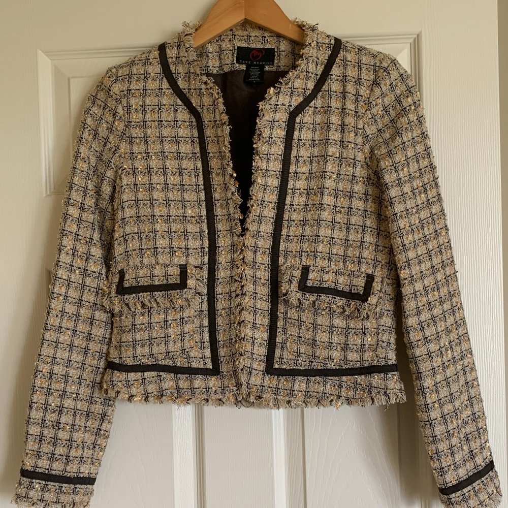 🎉HP🎉 Vintage Tweed Fringe Hem Blazer Size 4 Lined, Brown Tan & Cream